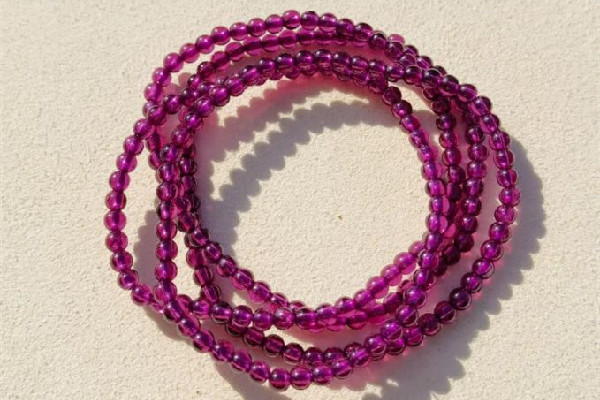 紫牙烏是什么寶石 紫牙烏是水晶嗎 紫牙烏是什么寶石 紫牙烏是水晶嗎