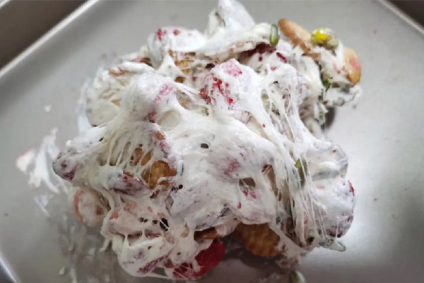 雪花酥要放涼多久才切塊 雪花酥切的時(shí)候拉絲是怎么回事 雪花酥要放涼多久才切塊 雪花酥切的時(shí)候拉絲是怎么回事