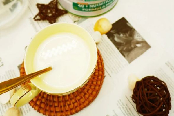 老年奶粉怎么選才是正確的 老年奶粉買(mǎi)什么樣的好