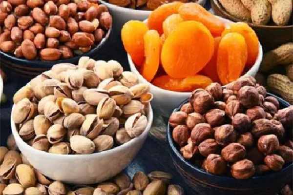 堅(jiān)果什么時(shí)間吃對身體好 堅(jiān)果一次吃多少為宜