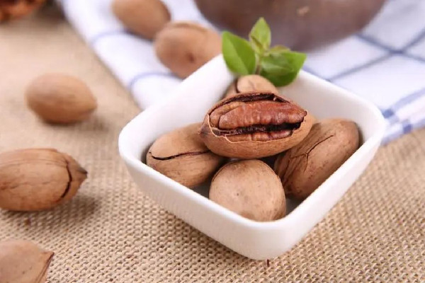 堅(jiān)果可以當(dāng)早餐吃嗎 堅(jiān)果和牛奶能一起吃嗎 堅(jiān)果可以當(dāng)早餐吃嗎 堅(jiān)果和牛奶能一起吃嗎