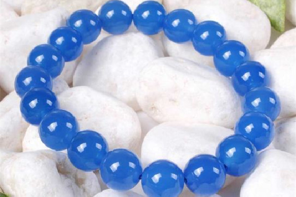 藍(lán)玉髓一般是多少錢 藍(lán)玉髓有收藏價(jià)值嗎 藍(lán)玉髓一般是多少錢 藍(lán)玉髓有收藏價(jià)值嗎