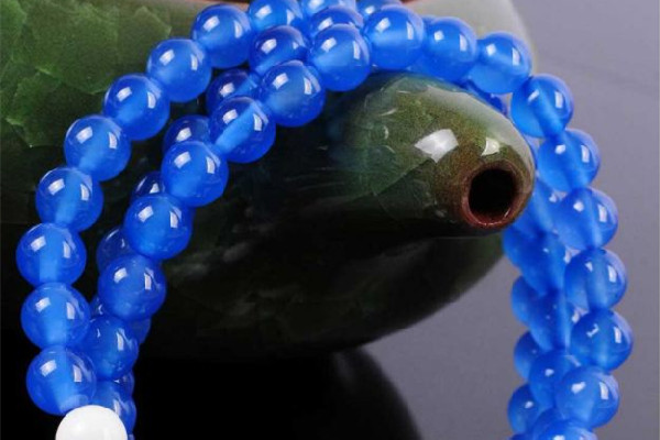 藍(lán)玉髓怎么看品質(zhì) 藍(lán)玉髓有棉絮嗎 藍(lán)玉髓怎么看品質(zhì) 藍(lán)玉髓有棉絮嗎