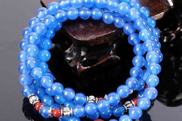 藍(lán)玉髓一般是多少錢 藍(lán)玉髓有收藏價(jià)值嗎 藍(lán)玉髓一般是多少錢 藍(lán)玉髓有收藏價(jià)值嗎