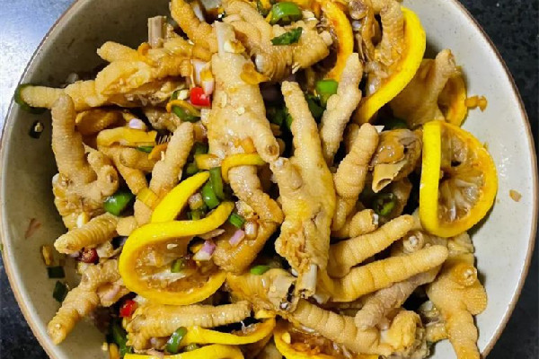 雞爪有膠原蛋白嗎 雞爪和豬蹄哪個膠原蛋白多